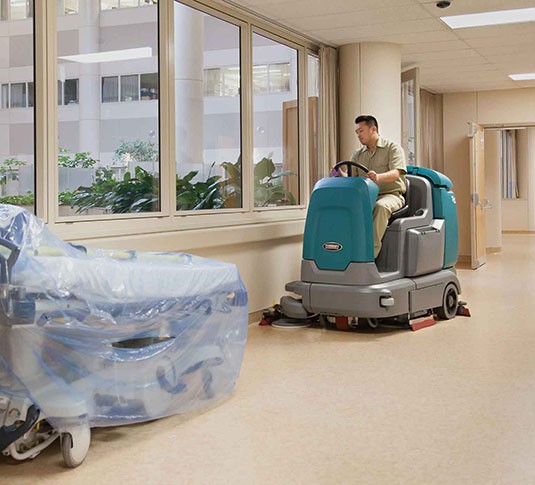 T12 Compact Battery Ride-On Floor Scrubber alt 13